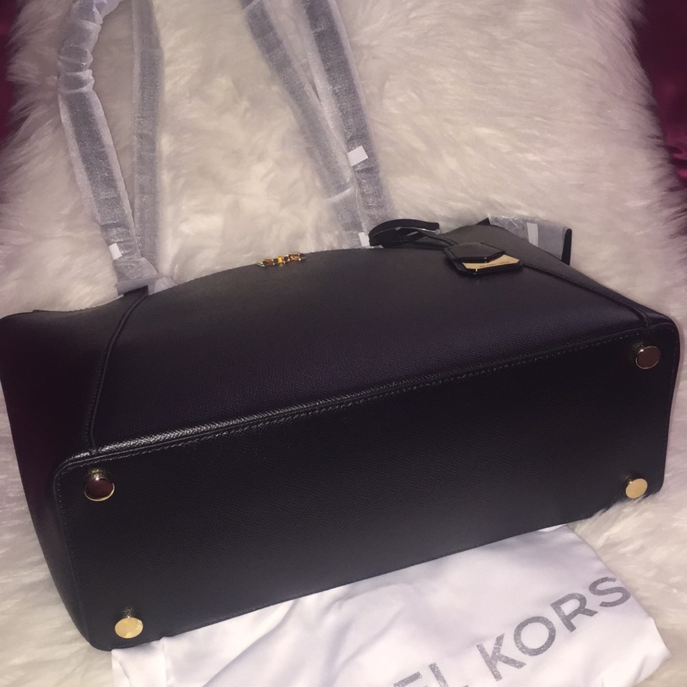 💞👜Michael kors Classic all leather tote👜💞 - Picture 5 of 8